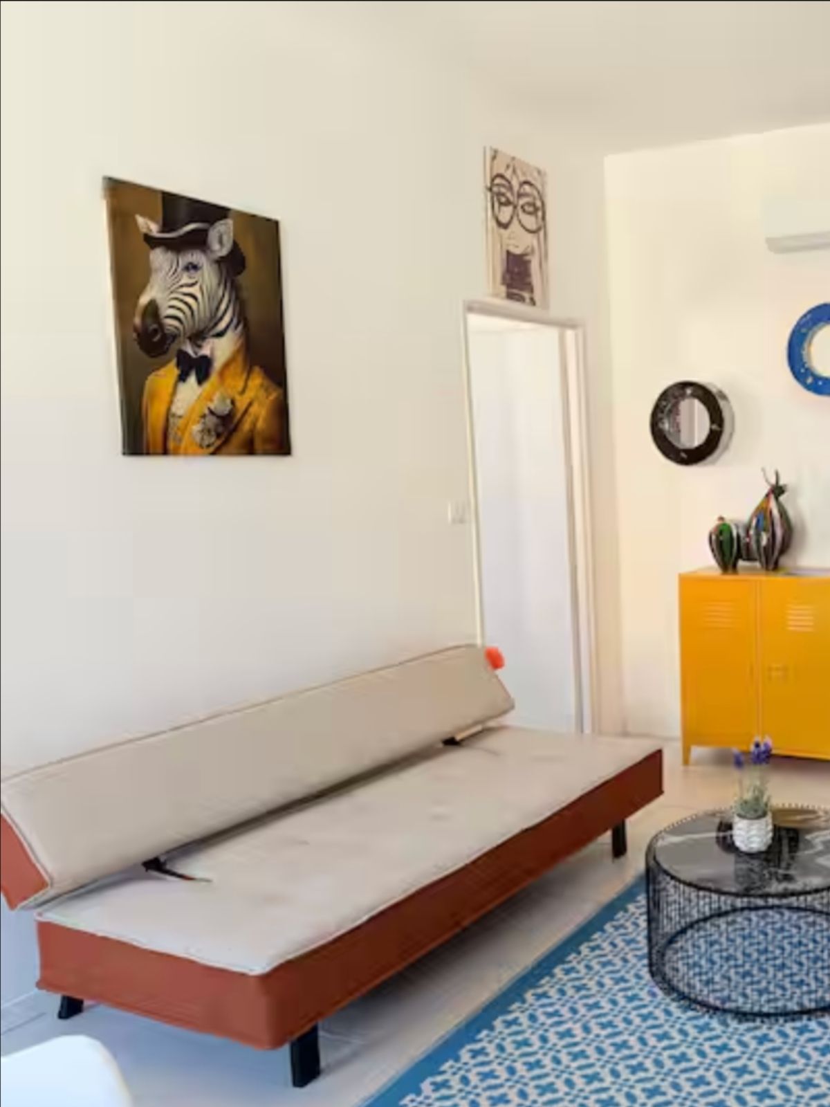 Nos appartements salon coin canapé confortable appartement T2 Nîmes centre