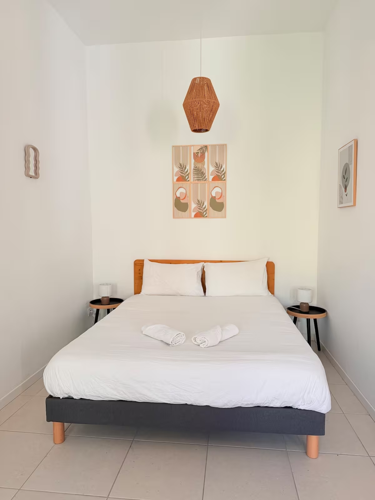 Nos appartements lit double studio Nîmes décoration Bohème