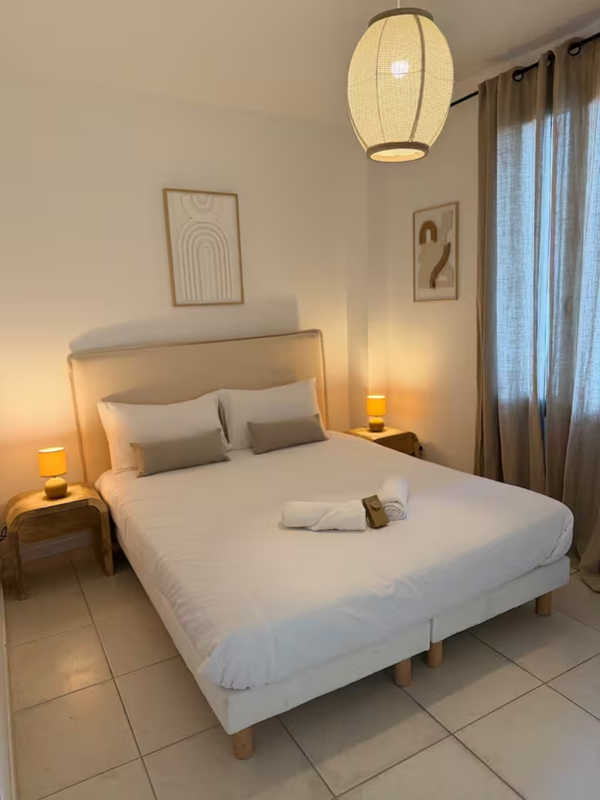 Nos appartements chambre lit double seconde chambre T3 Nîmes